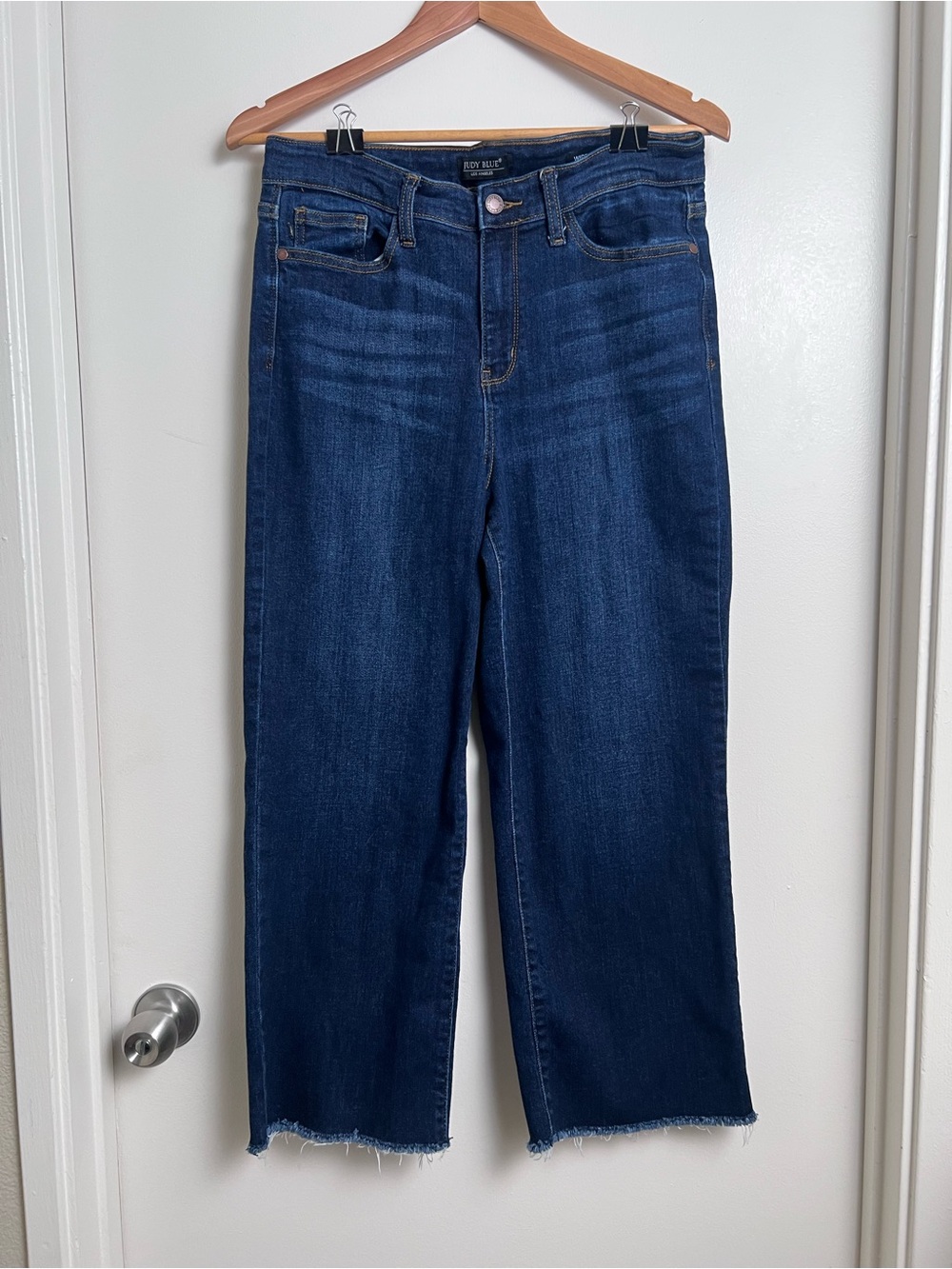 Judy Blue High Rise Wide Leg Cropped Jeans Size 9/29 Dark Wash Raw Hem